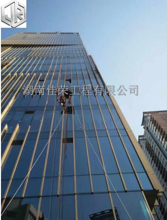全隐框玻璃幕墙如何开窗？长沙幕墙维修工程中的专业解决方案